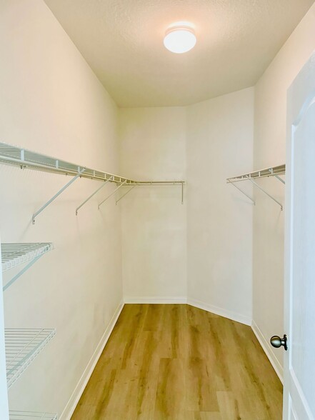 master closet - 2029 Hawks Island Dr