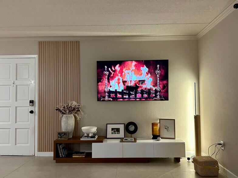 Building Photo - 105 S Obrien St