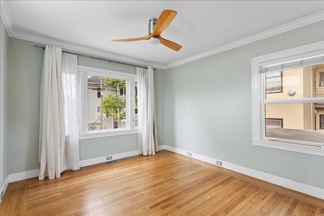 Building Photo - 1434 Paru St