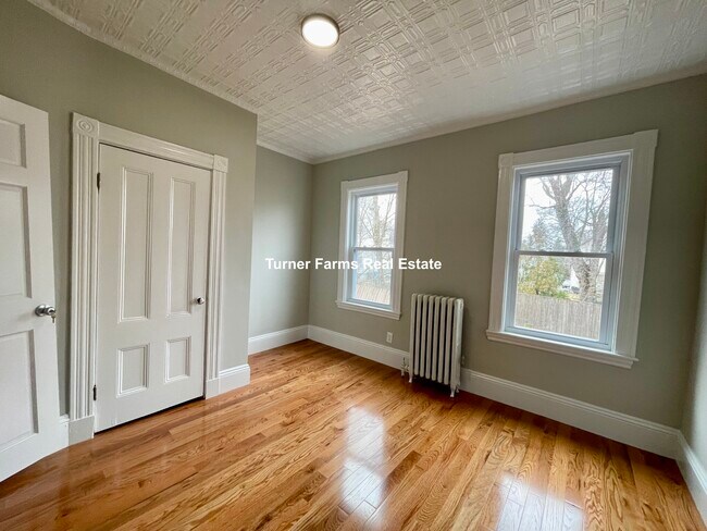 Building Photo - 43 Martin St