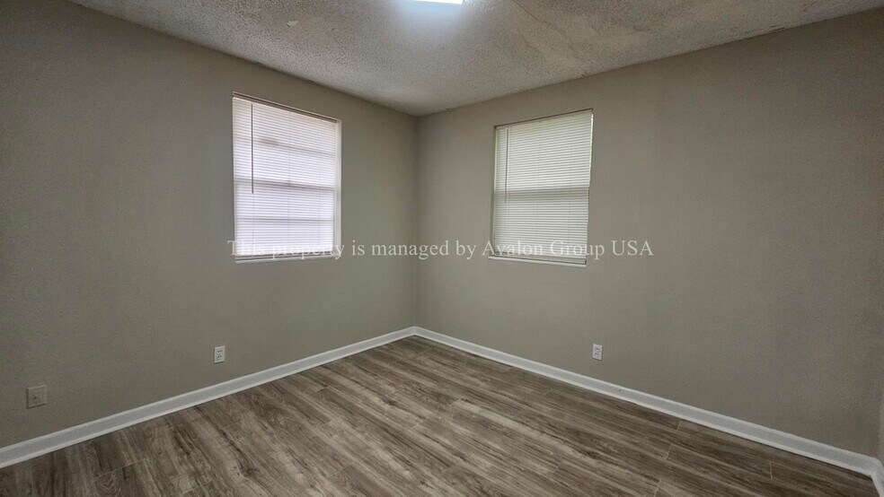 Building Photo - 1453 Winnebago Ave