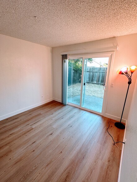 Building Photo - 3401 Egmont Way
