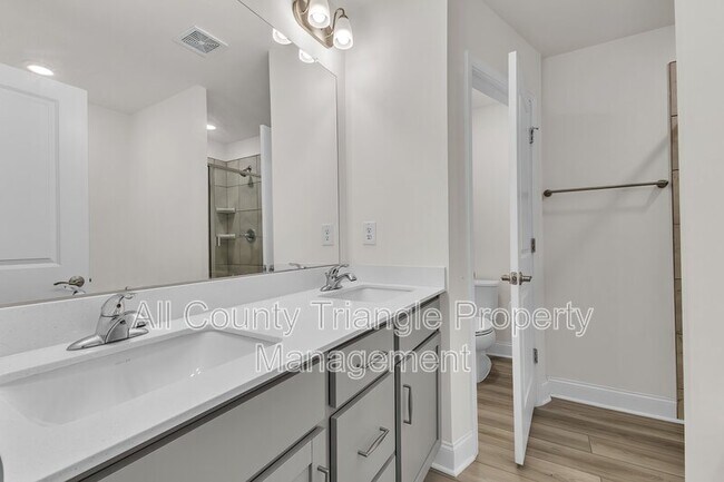Building Photo - 2103 Nandina Trl