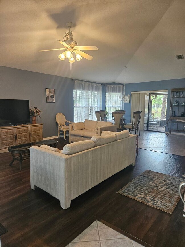 Building Photo - 2 BEDROOM 2 BATH HOME IN  PELICAN BAY GATED COMMUNITY