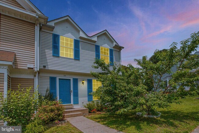 Building Photo - 111 Aston Ct