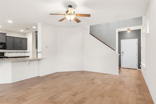 Building Photo - 3560 Pauling Loop