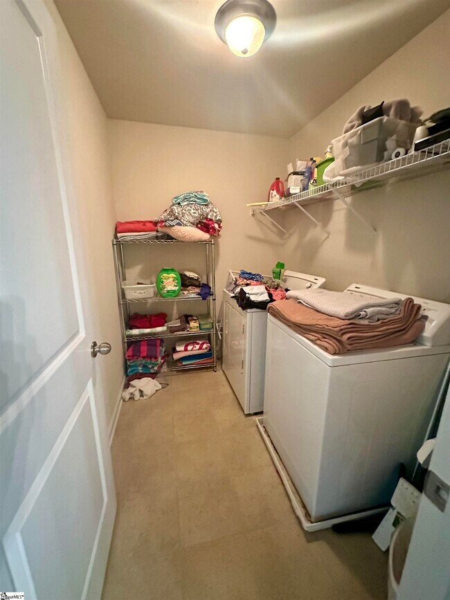 Building Photo - 200 Barbours Lane