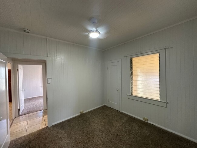 Building Photo - 3907 Keanu St