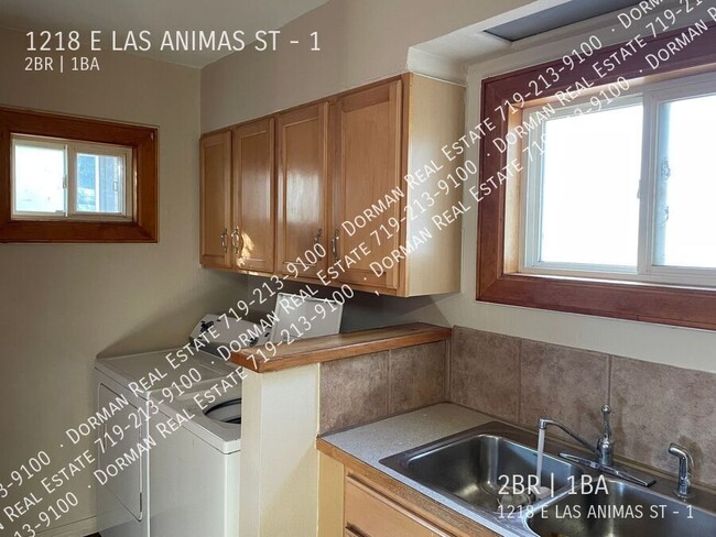 Building Photo - 1218 E Las Animas St
