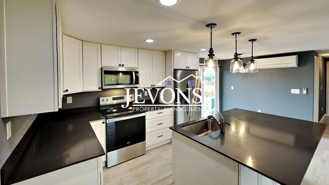 Primary Photo - Charming 3-bedroom home in a peaceful sett...