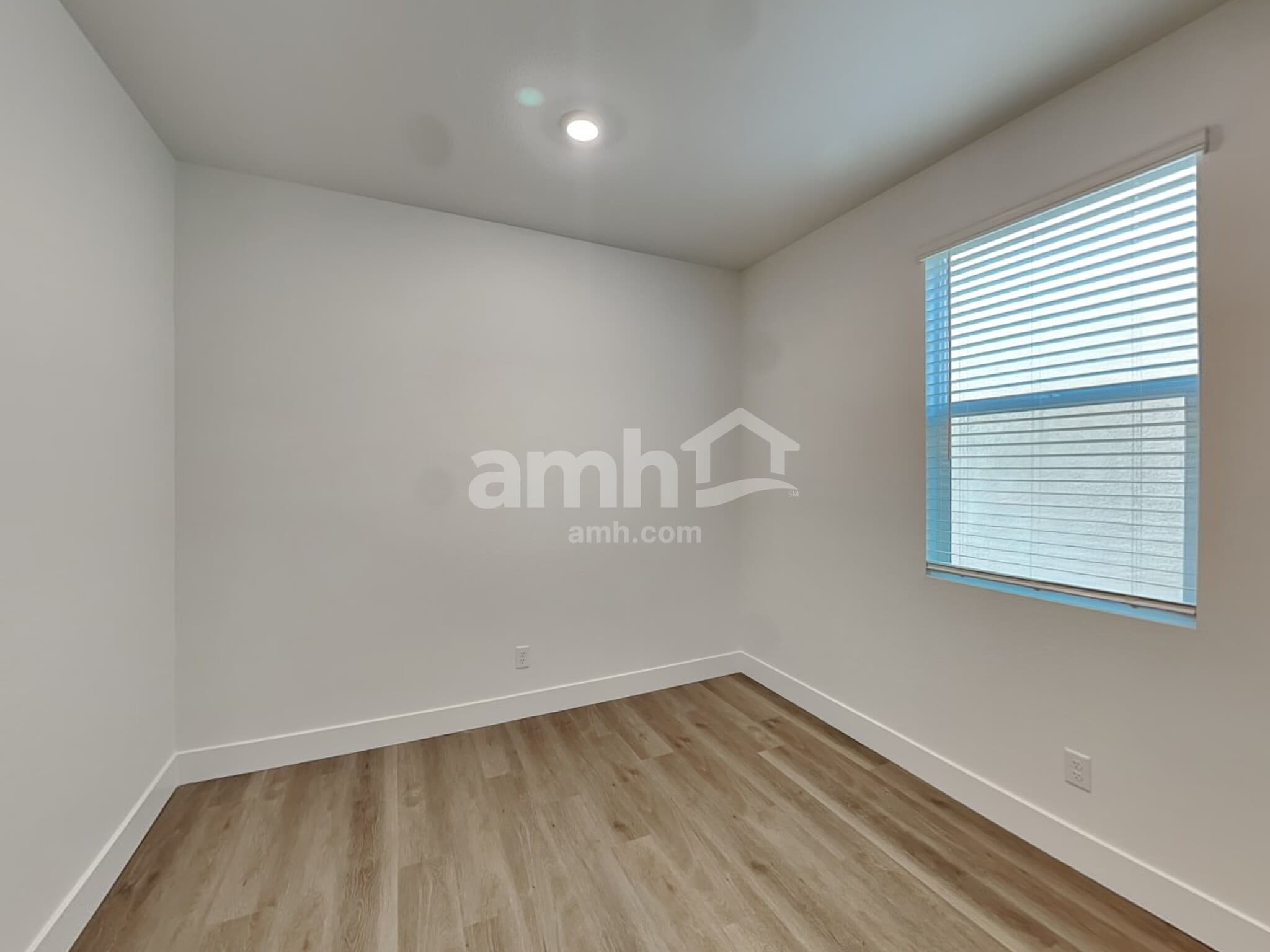 Building Photo - 11053 S Sanaco Ct