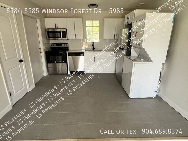 Building Photo - 5984-5985 Windsor Forest Dr-5985