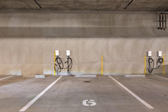 Building Photo - 52 Kirkwood Ave