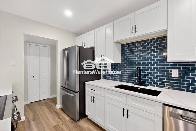 Building Photo - MOVE IN READY - 3BED/2BATH - THE COLONY, T...
