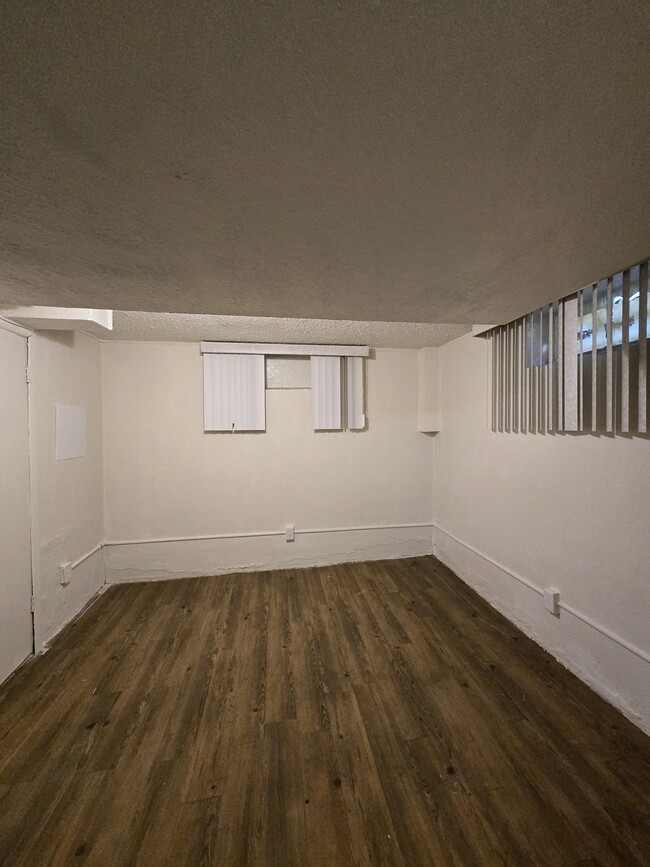 Building Photo - 714 S Fabrique Dr