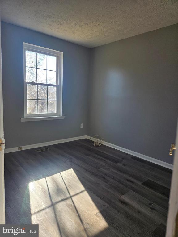 Building Photo - 4307 Greys Run Cir