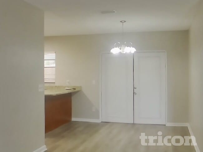 Building Photo - 320 Laxton Ln