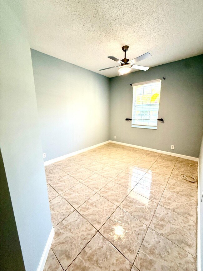 Building Photo - 3162 Via Poinciana