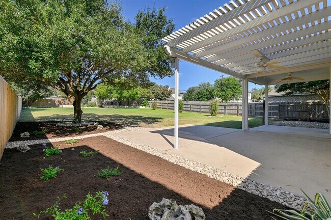 Building Photo - 20308 Farm Pond Ln