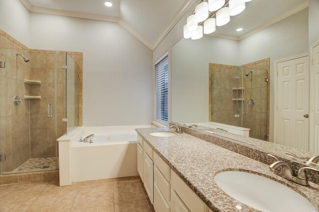 Building Photo - 9311 Cabin Creek Dr