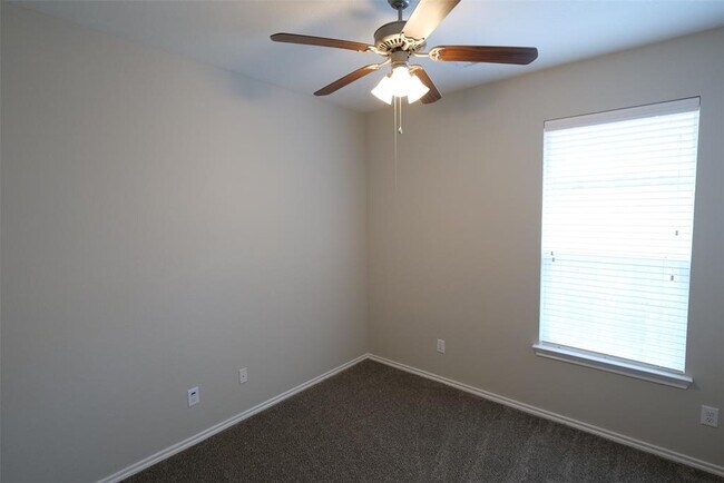 Building Photo - 6123 Summerfield Glade Ln