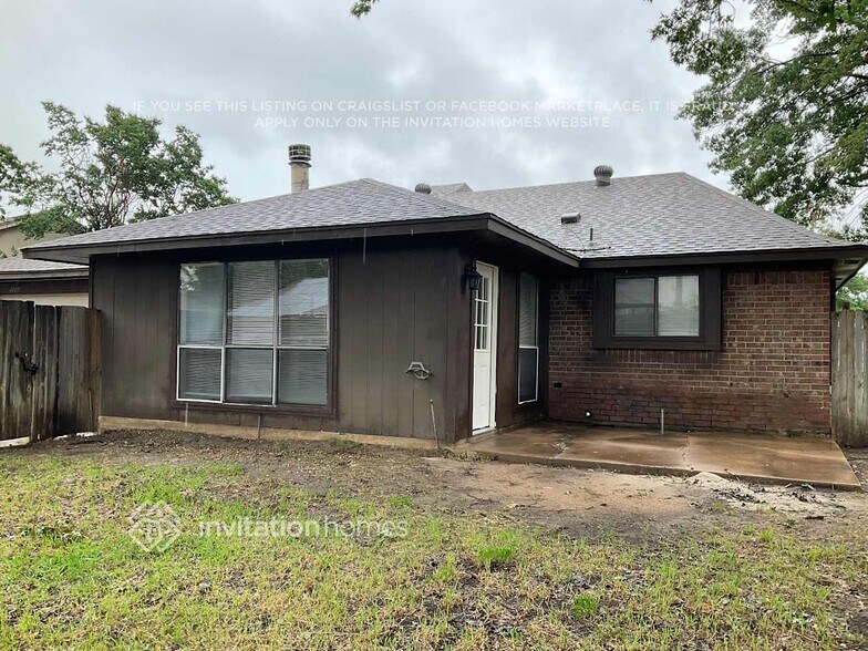 Building Photo - 4009 Eagle Pass