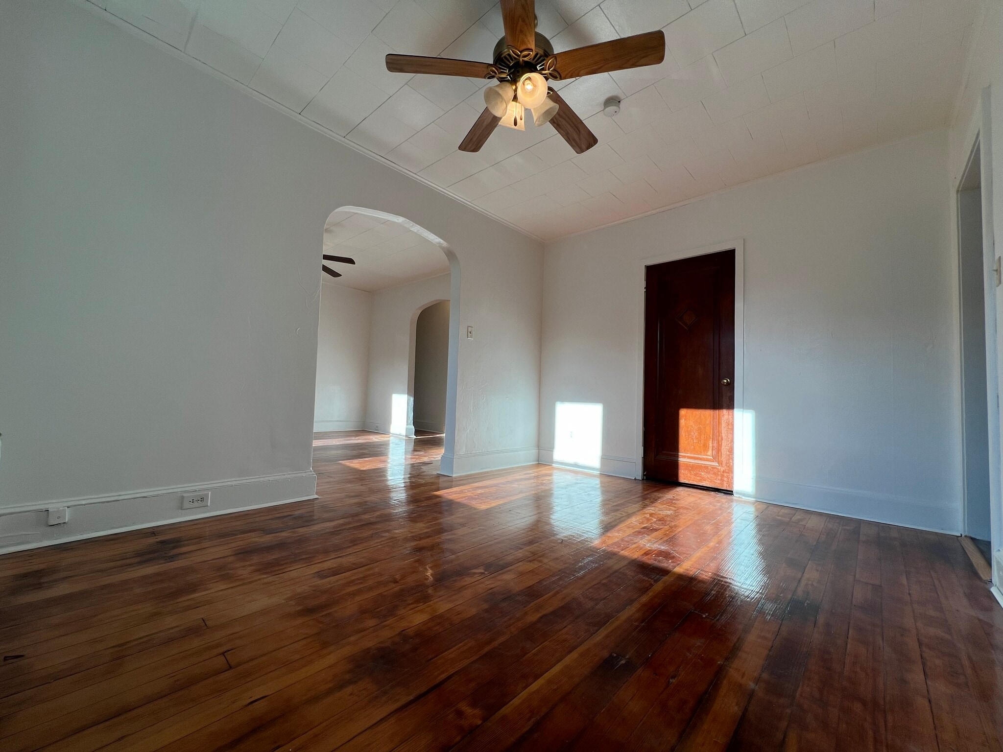 Building Photo - 44 E Bacon St