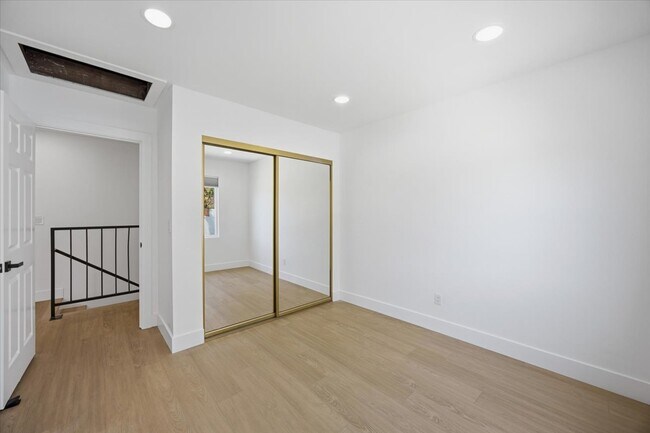 Building Photo - 1040 Gardena