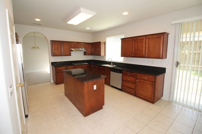 Building Photo - 2475 Deauville Cir