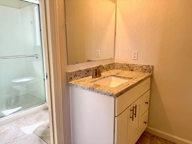 Building Photo - Remodeled 5 bedroom single level house - n...