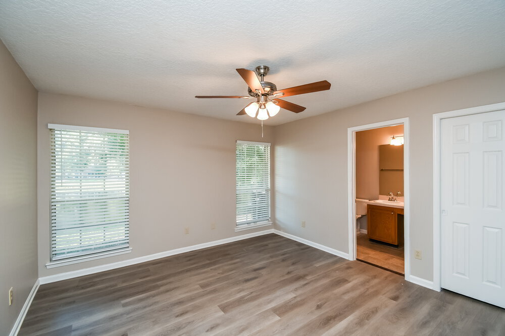 Building Photo - 1653 Spring Oaks Ln