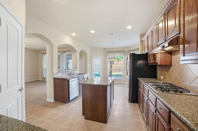 Building Photo - 1205 Dripping Springs Ln