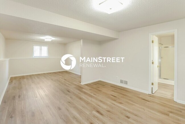 Building Photo - 3 Bedroom Pet-Friendly Home in LEAVENWORTH...