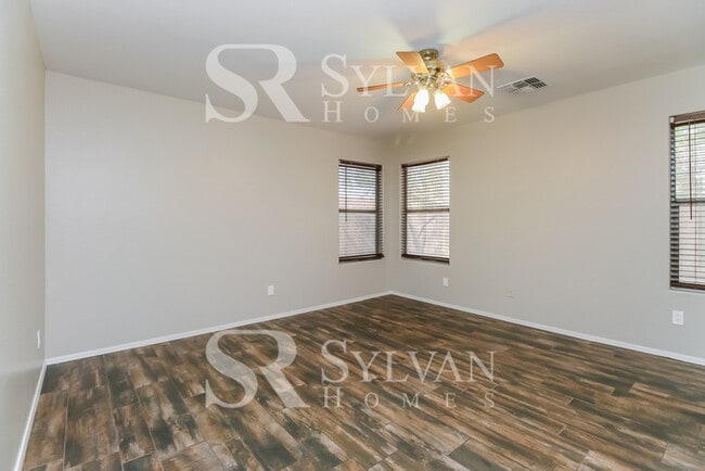 Building Photo - This charming home is waiting for you!
