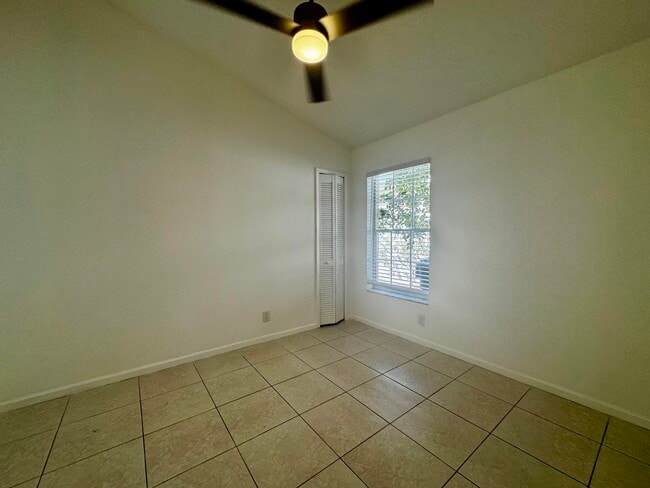 Building Photo - 2014 Normandy Cir