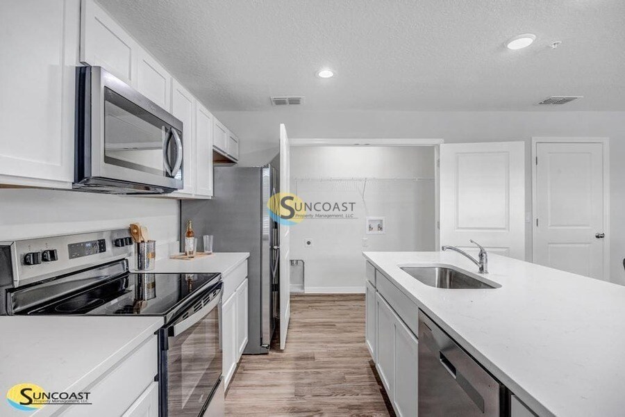 Building Photo - 3821 SW 43rd Ct