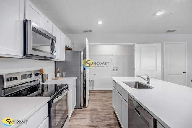 Building Photo - 3821 SW 43rd Ct