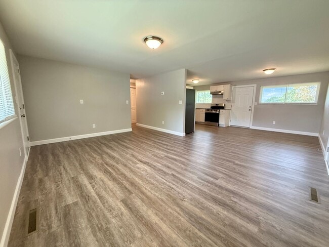 Building Photo - 4426 Lesher Dr