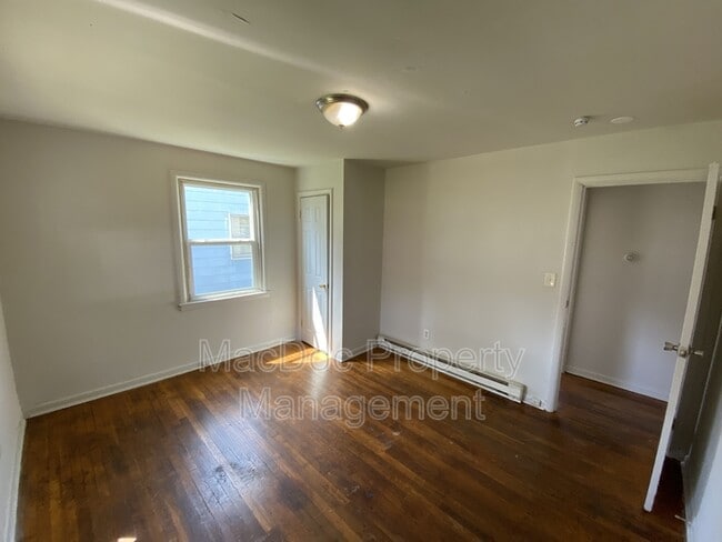 Building Photo - 209 Frazier St