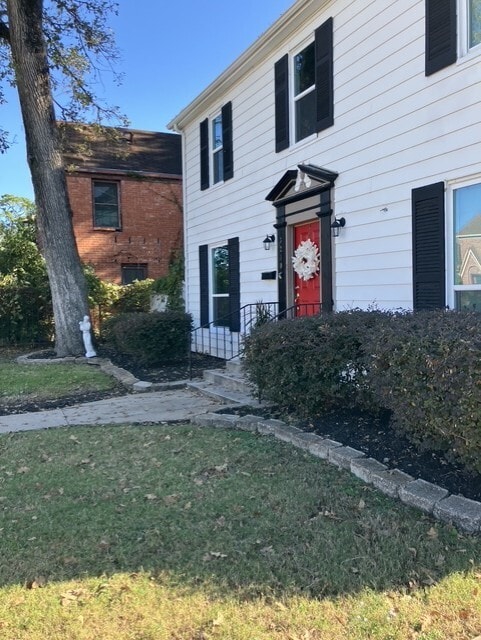 Primary Photo - 3210 Oakdale St