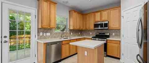 Building Photo - 10229 Beard Ave