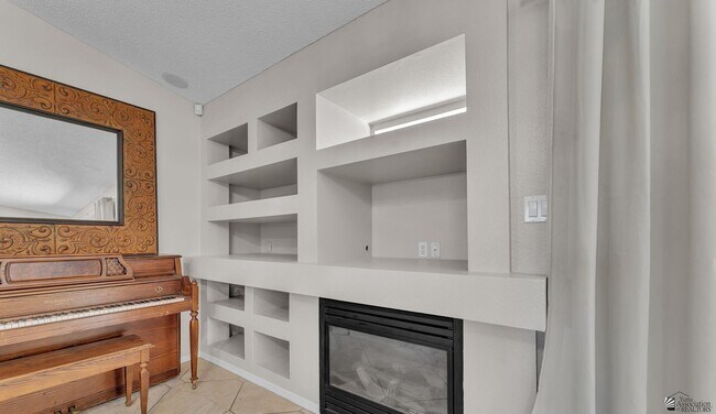 Building Photo - 3905 W 18th St