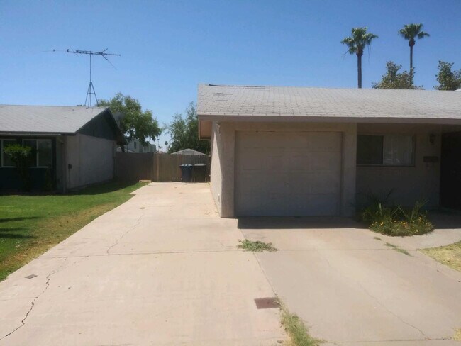 Building Photo - 415 E Pegasus Dr