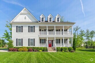 Building Photo - Spacious 5-Bedroom Oasis with 3.5 Baths in...