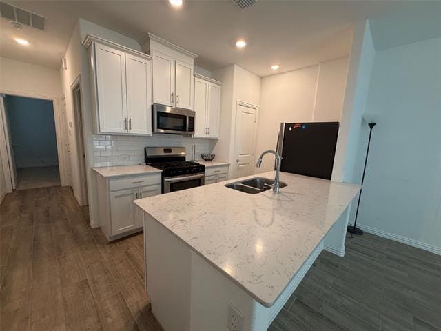 Building Photo - 1033 Rosebay Dr