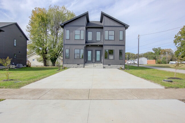 Primary Photo - 230 3rd St