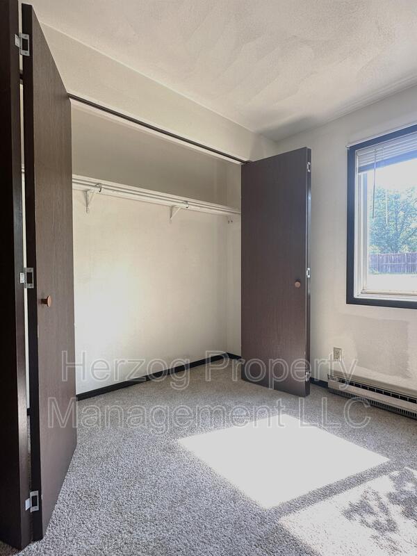 Building Photo - 1109 Lark St