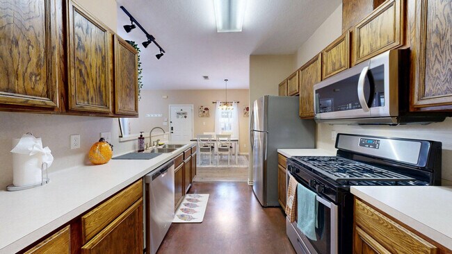 Building Photo - 602 Townplace Dr