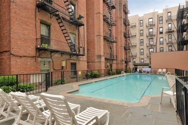 Building Photo - 1115 Willow Ave