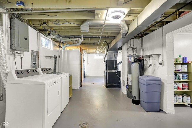 Building Photo - 1213 N Lesley Ave